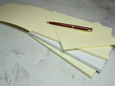 "Design and buy your personalised Veronadici A5 Laid Notepads from Personalsied Stationery. Suppliers of luxurious personalised social stationery since 2003."